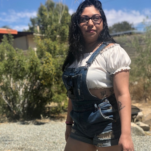 Meet your Posher, Allison - Picture 2 of 2